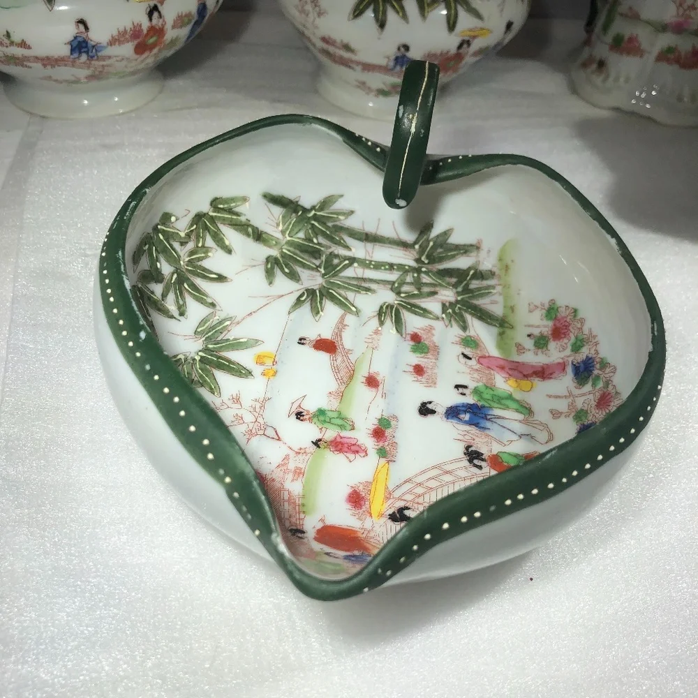 VINTAGE JAPANESE KUTANI PORCELAIN MATCHING 5 PIECE SET
